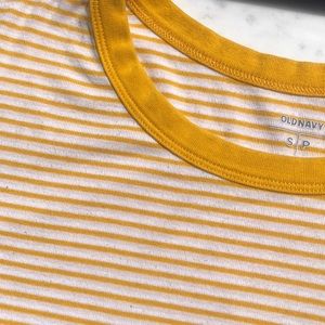 Beautiful striped shirt perfect for the coming seasons💛